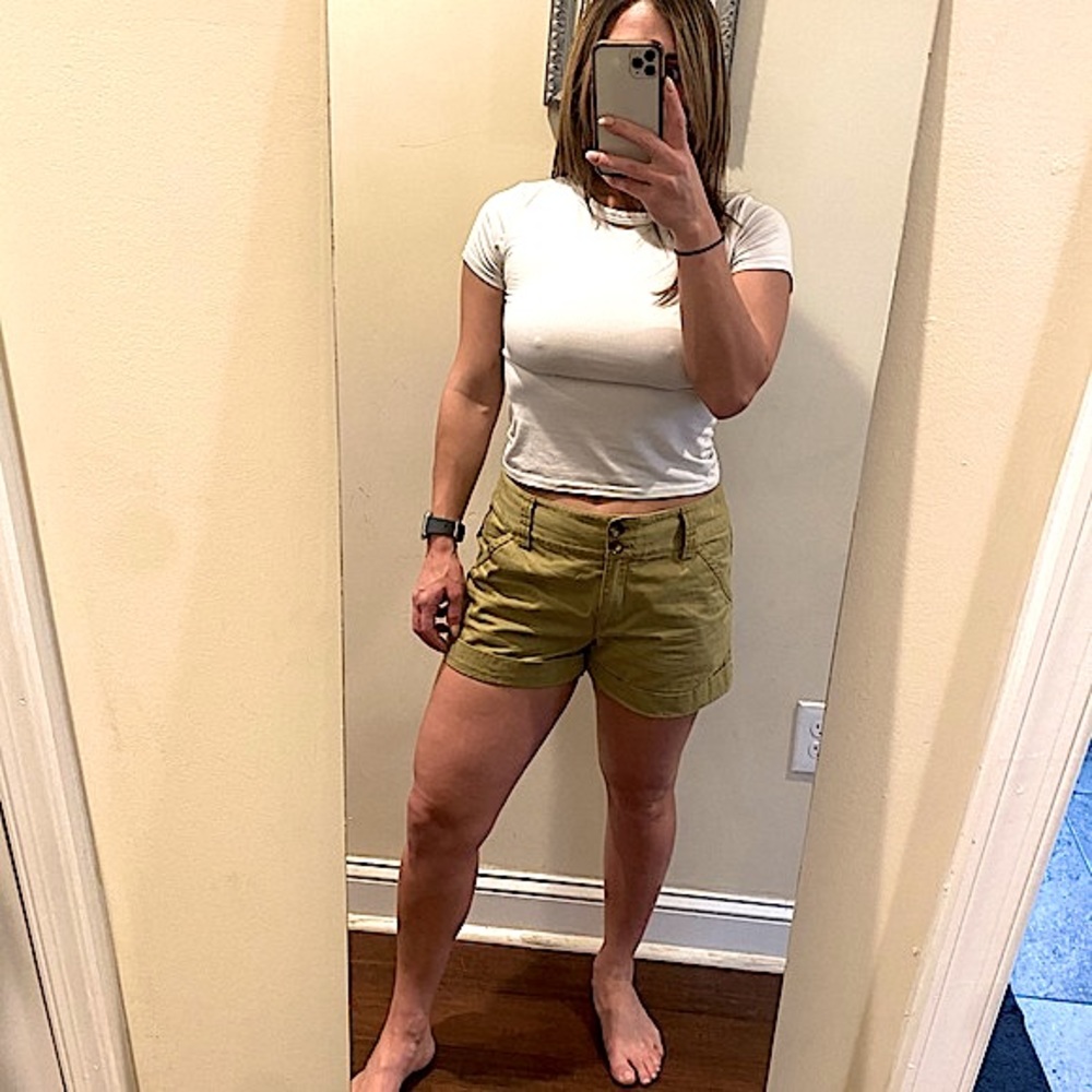 Fossil Cuffed Hem Button Pocket Green Khaki Shorts